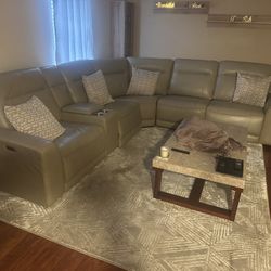 Automatic Reclining Sectional 