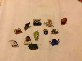 Lot of vintage pins