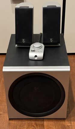 Logitech Z-2300 THX 2.1 Computer Speakers with Subwoofer.