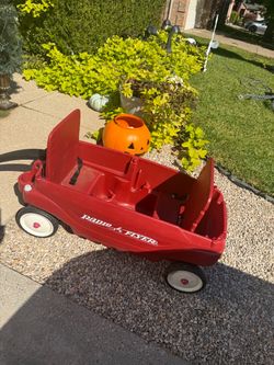 Radio Flyer Red Kids Wagon