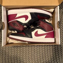 Jordan 1 Mid Beetroot/Burgundy 8W