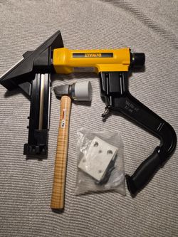 Dewal flooring gun