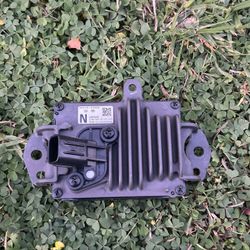 GENUINE TOYOTA/LEXUS FRONT CRUISE CONTROL DISTANCE RADAR SENSOR OEM 88210–62020
