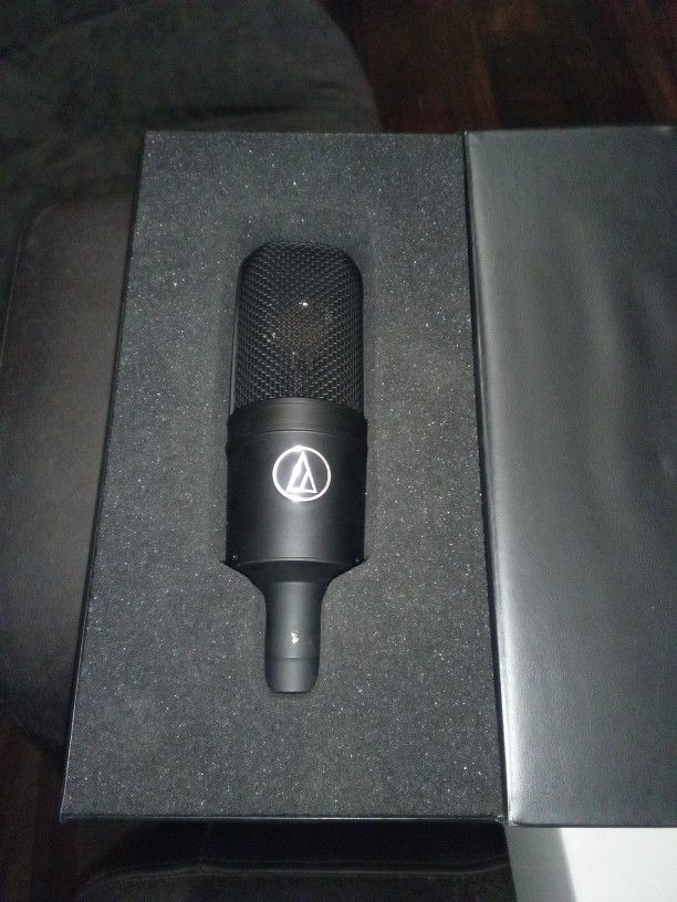 AT4040 Condenser Microphone