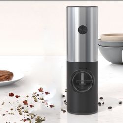 Electric Pepper Grinder, Battery Operated Salt Grinder, Automatic Pepper Mill with LED Light, One-hand Button Control, Adjustable Coarseness, Black Pe