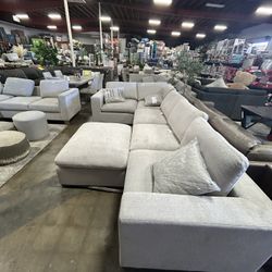 Thomasville Fabric Sectional In Light Grey 