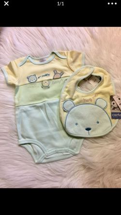 Super cute Baby onesie and bib giftset