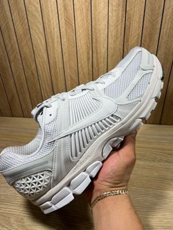 Nike air zoom Vomero 5