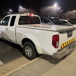 2015 Frontier GemTop Commercial Tonneau Cover