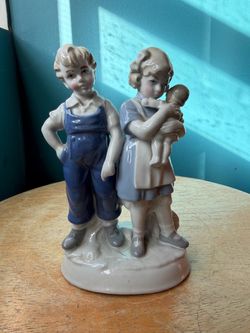 Vintage Wagner & Apel Boy and Girl Figurine