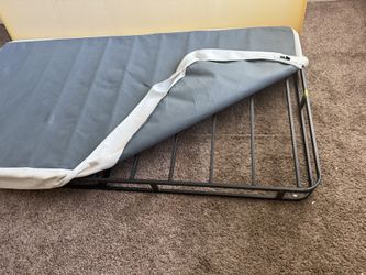 Twin Size Metal Box Spring – Great Condition!