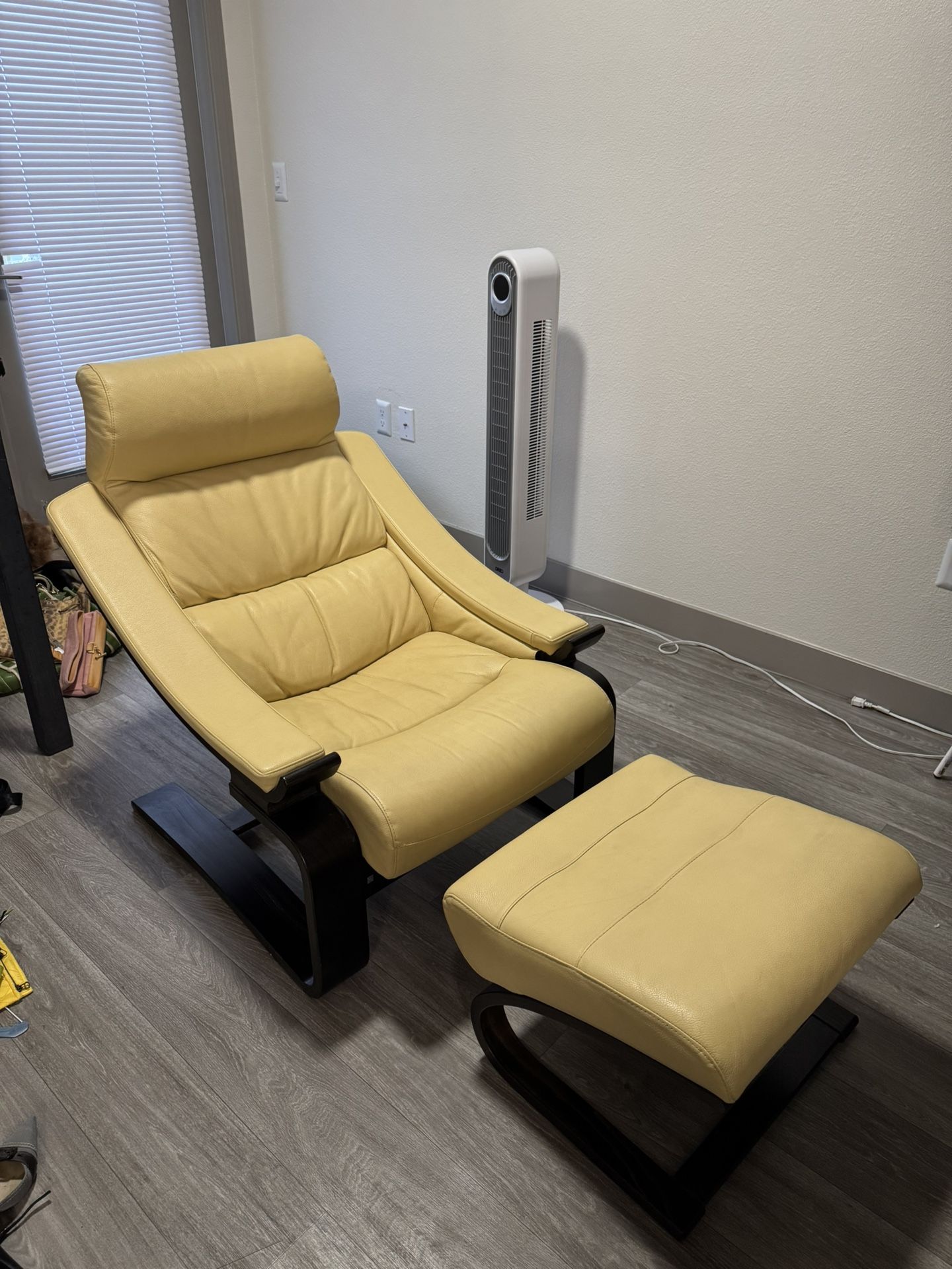 Vintage chair + Ottoman