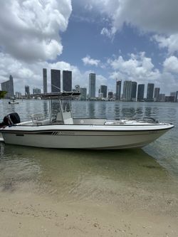 1991 Stamas 25’ Center Console