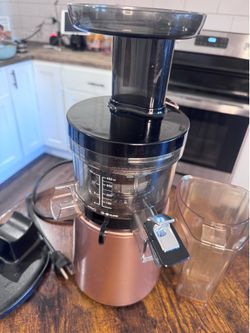 Hurom H-AA Slow Juicer – Rose Gold – Used – Good Condition