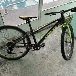 Boys Trek Bike