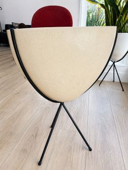 Vintage Mid-Century Modern Fiberglass Bullet Planter on Tripod Stand – Eames