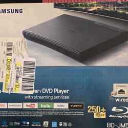 Samsung Bluetooth Blu-ray Disc/DVD Player with streaming services 
