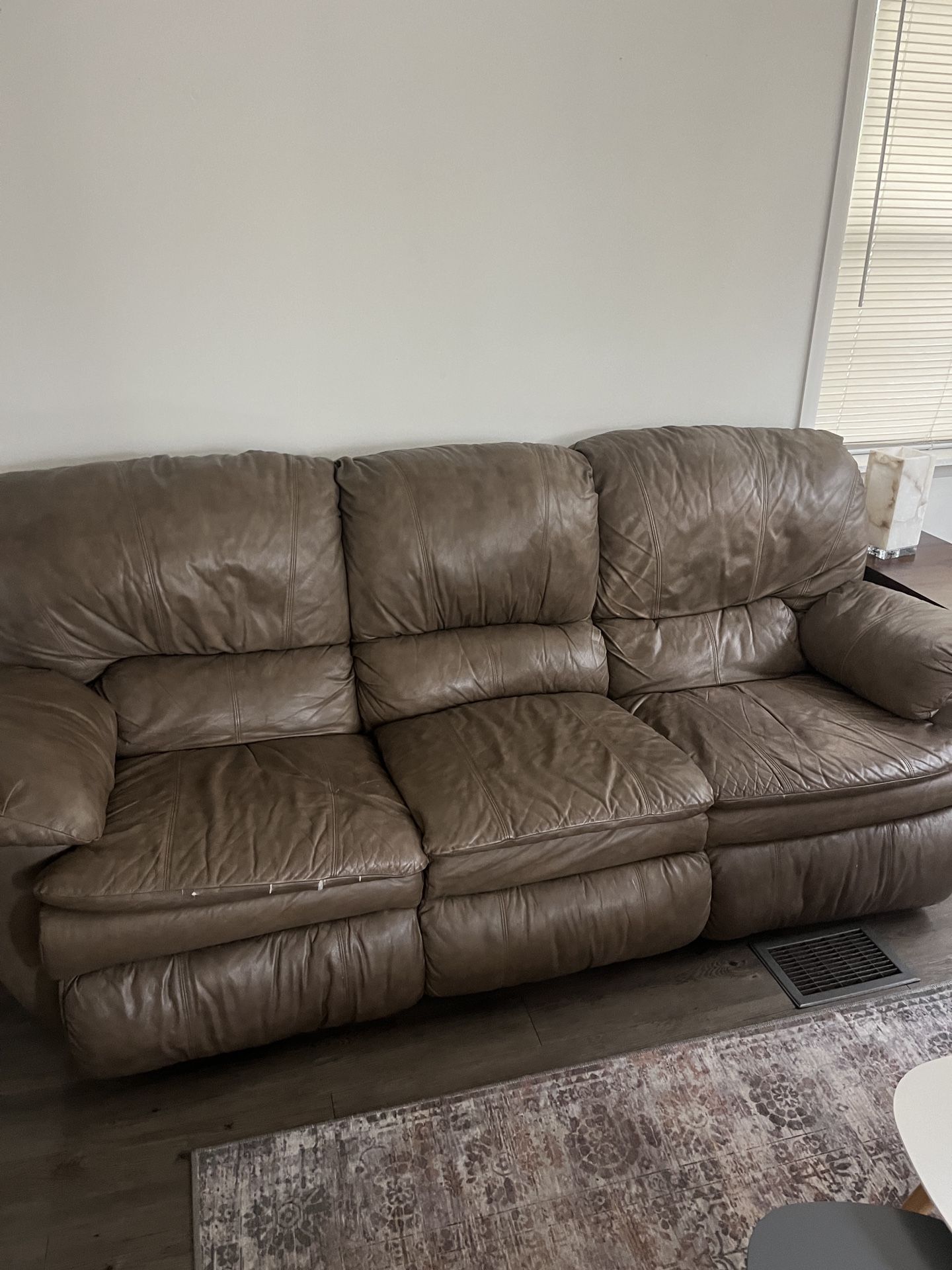 Couch for Sale in Tampa, FL OfferUp