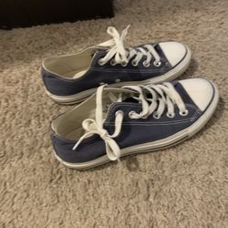 Women’s Converse Size 7