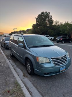 2010 Chrysler Town & Country