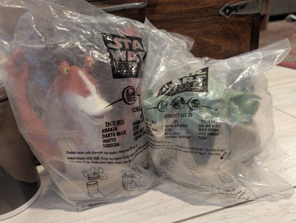 Star Wars Episode 1 Phantom Menace Jar Jar Binks CharacterCup and Yoda

 