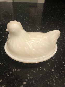 Vintage Milk Glass Hen on Nest