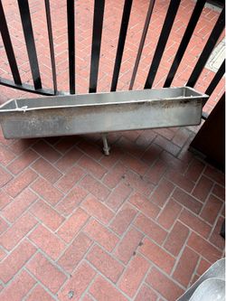 Utility sink/ bathroom sink