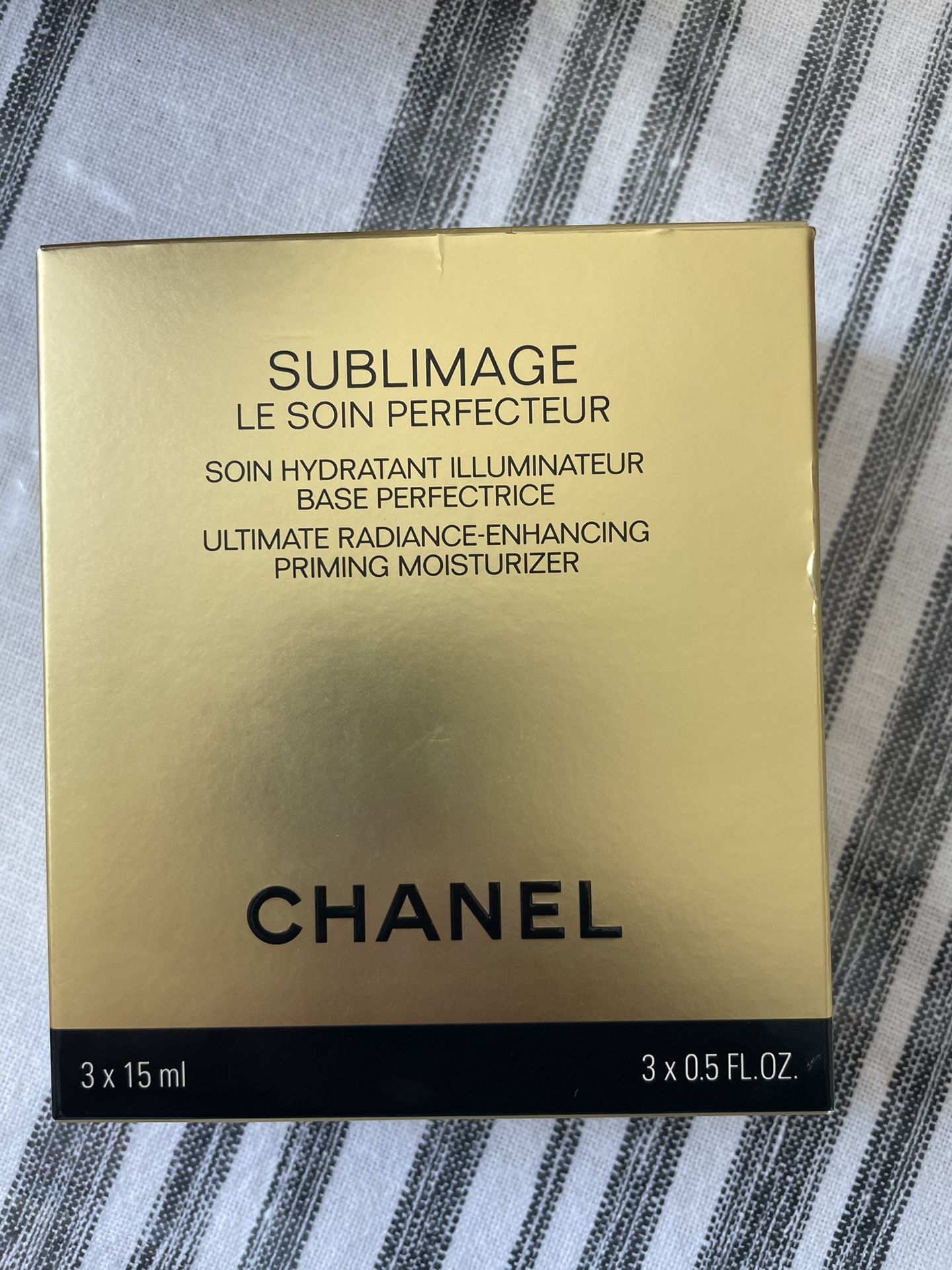 CHANEL SUBLIMAGE Le Soin Perfecteur Ultimate RadianceEnhancing Prim Moisturizer