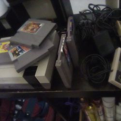 Nintendo 5 Games 2 Controllers All Connections Works Great