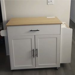 Rolling Kitchen Island- Excellent Condition