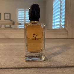 Ladies perfume(Giorgio Armani Si)