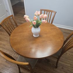 Breakfast table with 4 chairs