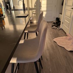 Kitchen Island Chairs / Bar Stools