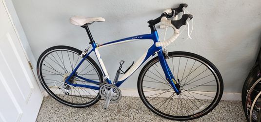 Specialized dolce 44cm hot sale