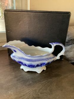 Vintage W.H. Grindley & Co. of England Celtic Flow Blue gravy boat