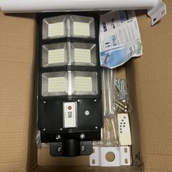 300W Solar Street Lights Outdoor Waterproof, 6500K 30000LM Outdoor LED Street Light Dusk to Dawn, LED Wide Angle Lamp with Motion Sensor and Remote Co