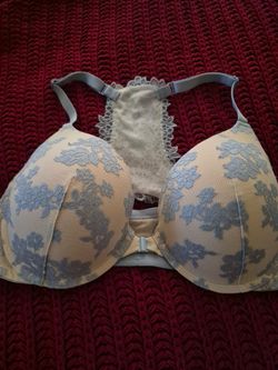 7 Victoria secret  Bras  / size  34 DD