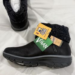 Sketchers Slip In Boots Size 6 Women BRAND NEW IN BOX