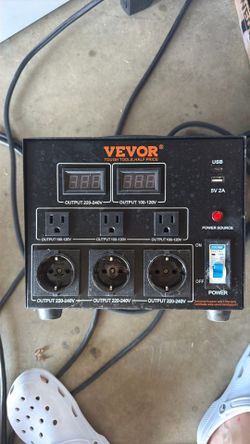 VEVOR 5000VA Step Up/Down Voltage Transformer 110V to 220V