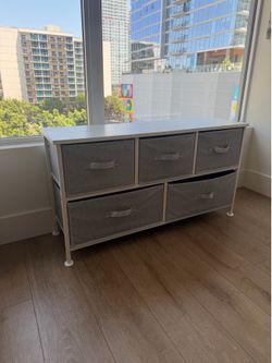 Dresser 5 drawer