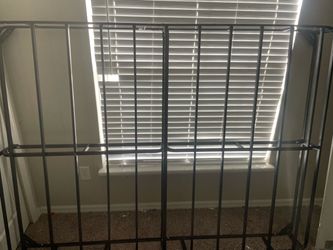 Queen metal mattress foundation