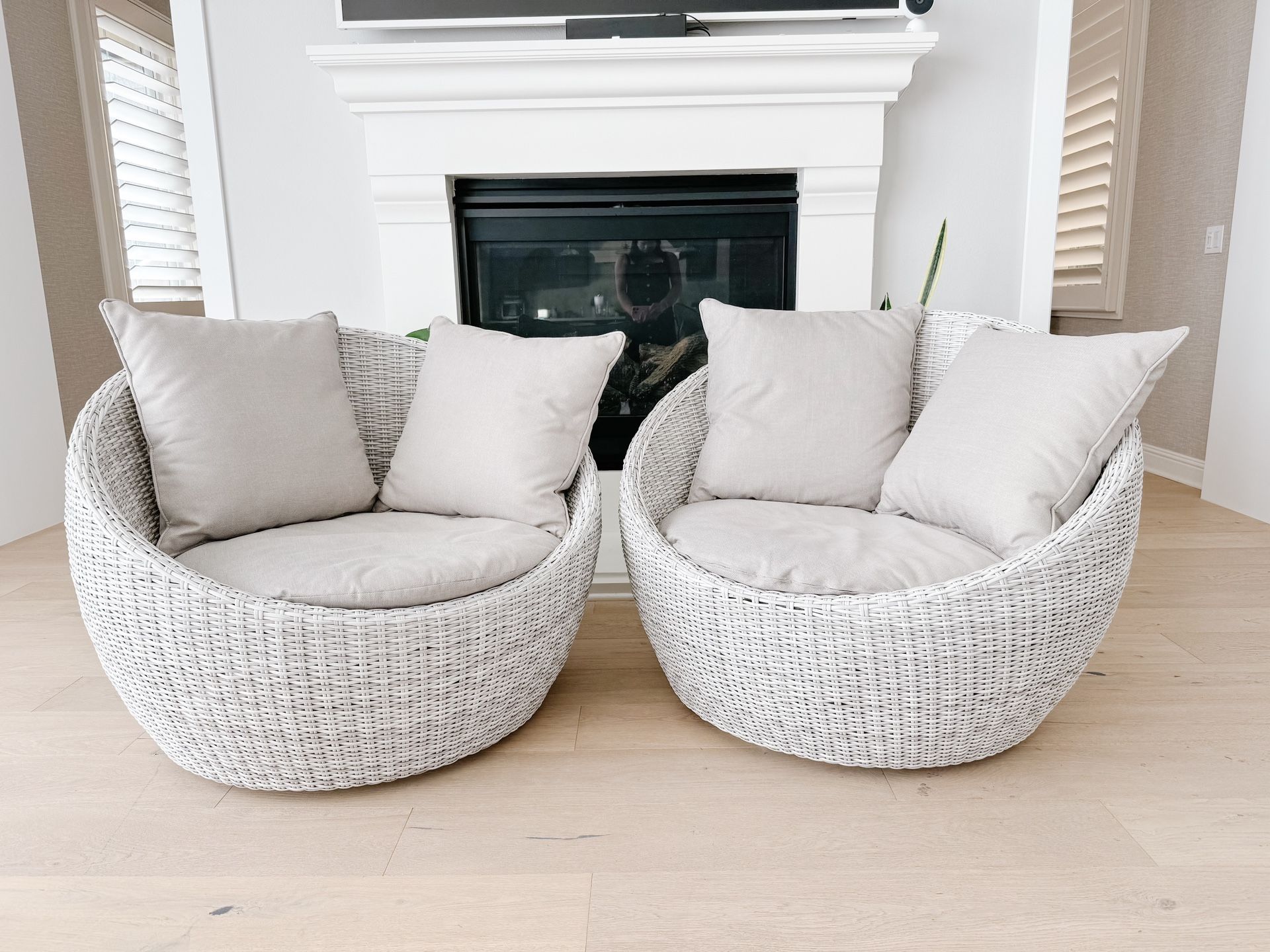 Two Pottery Barn Torrey Wicker Papasan Swivel Outdoor Lounge Chairs In White Wash Color (x2)