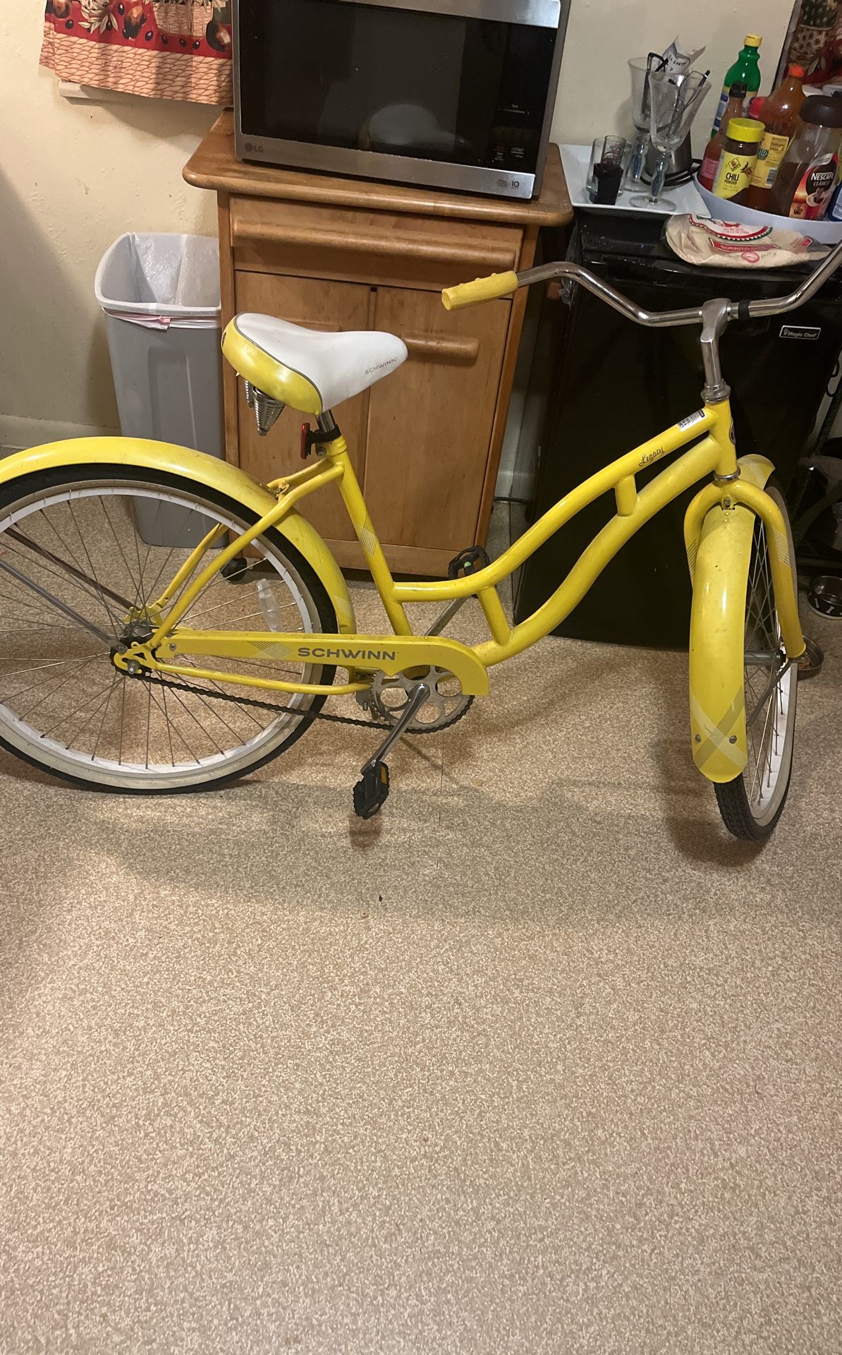 Schwinn Legacy Cruiser