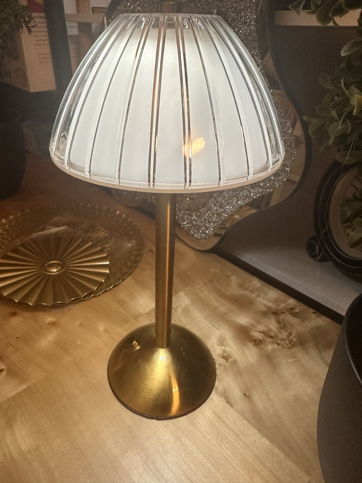 Lámpara De Mesa Recargable