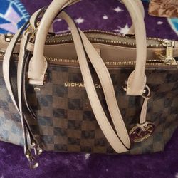 Michael Kors Bag (approx 10X8X5) 
