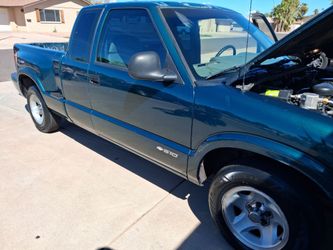 1997 Chevrolet S10 Extended Cab • Short bed