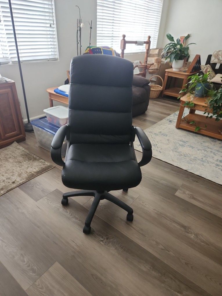 Black Leatherette Office Chair