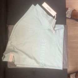 Men’s Essentials Shirt 