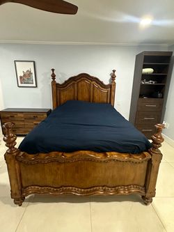 Solid Wood Queen Bed Frame – Beautiful & Sturdy