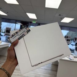 Apple MacBook Air M3  - Pay $1 DOWN AVAILABLE - NO CREDIT NEEDED
